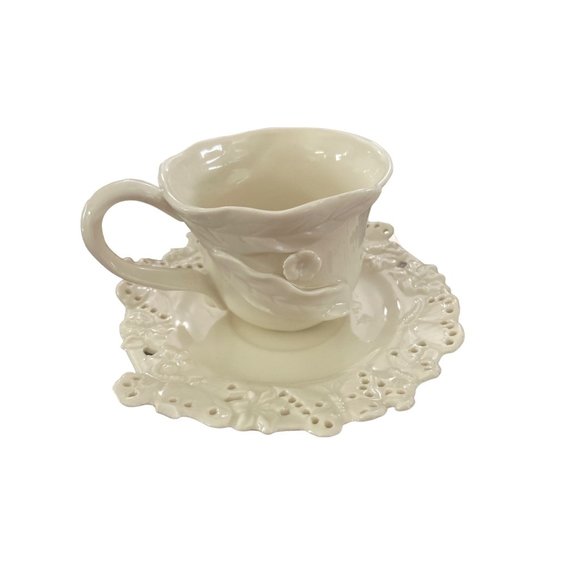 Tea Cup and Saucer exculsive - Picture 2 of 4